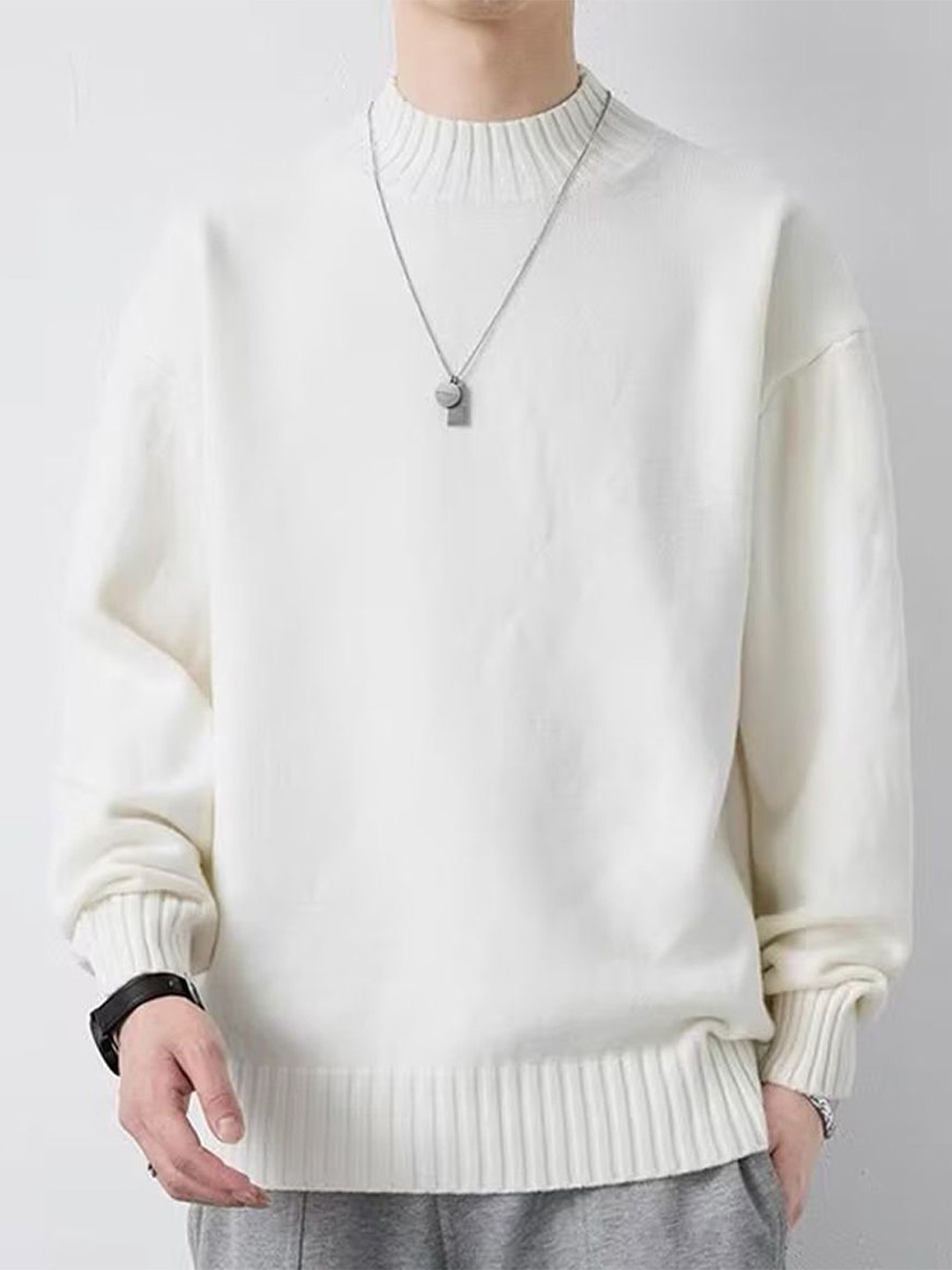 

StyleCast x Revolte Men Pullover, White