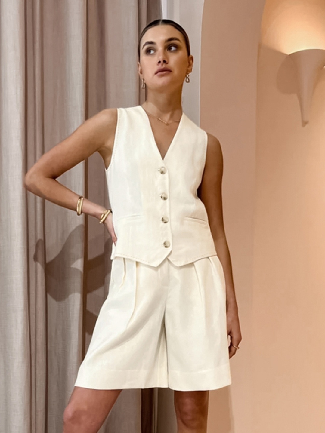 

KPOP V-Neck Coat With Shorts, White