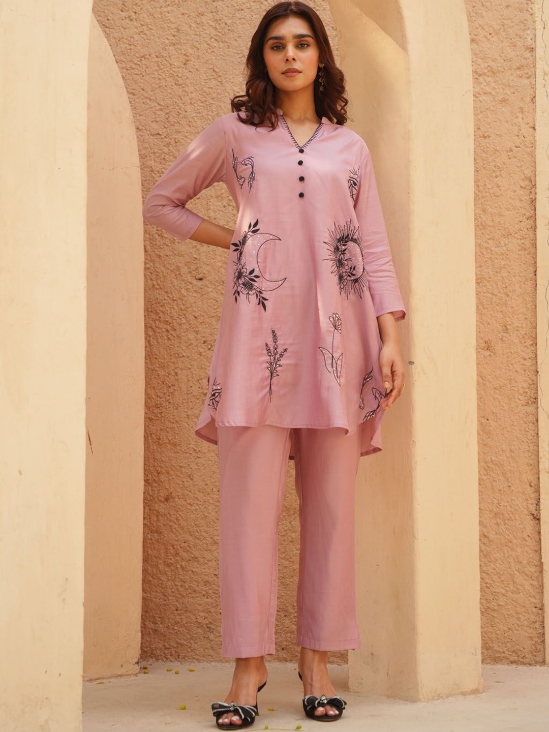 

FASHION DWAR Floral Printed Pure Silk Mandarin Collar Tunic With Trousers, Pink