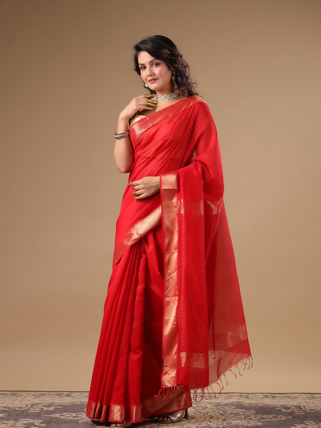 

Moora Woven Design Zari Maheshwari Saree, Red