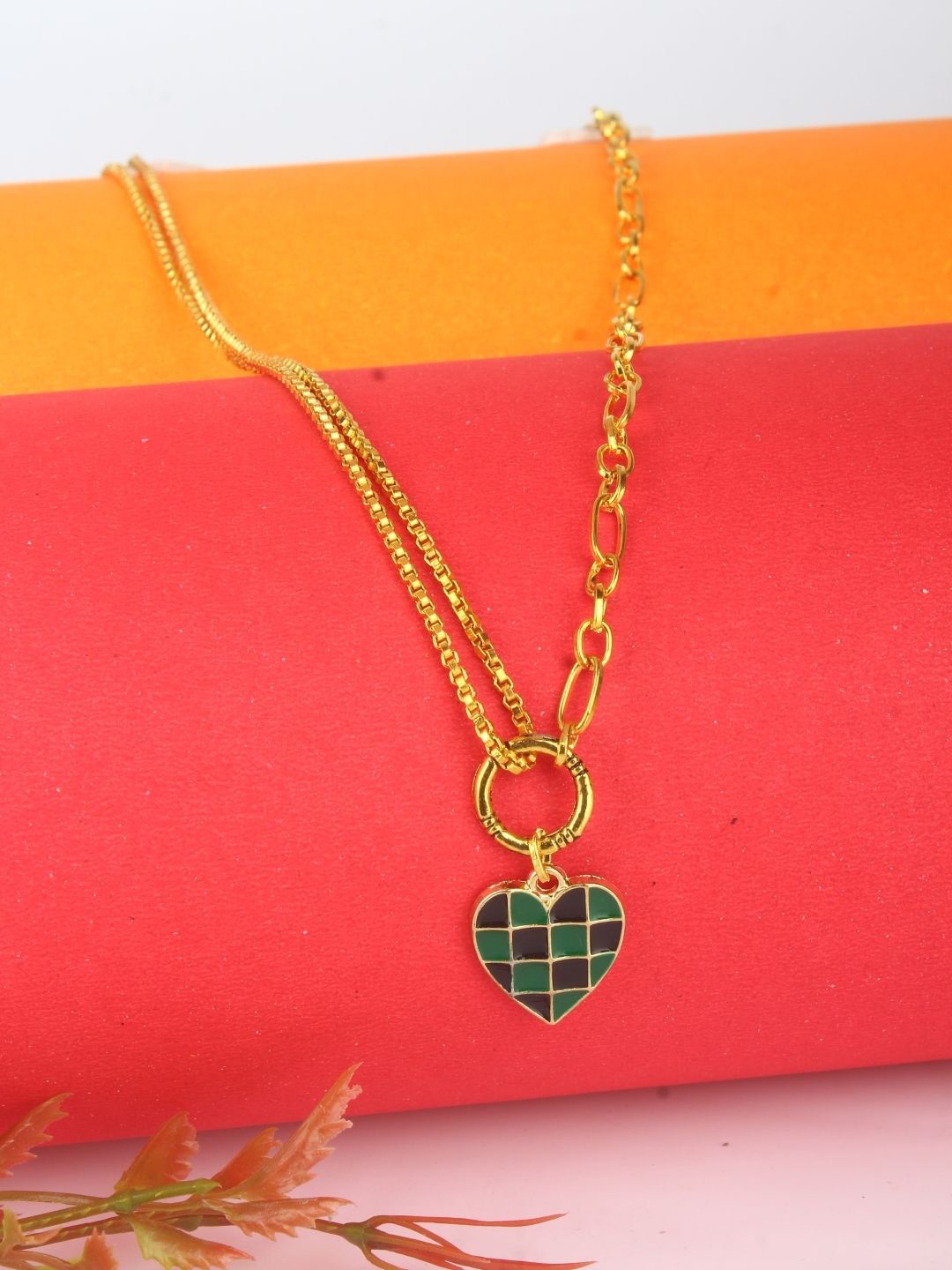 

KPOP Gold-Plated Heart Shaped Enamelled Necklace