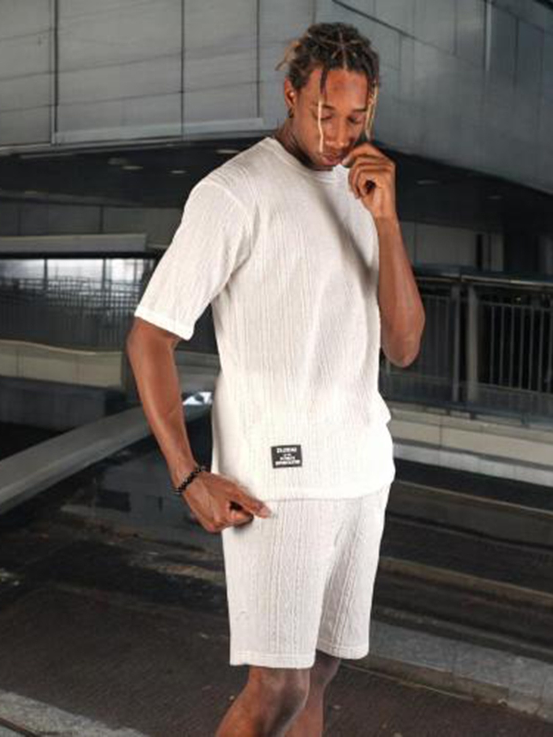 

BOTABOCHI Self Design T-Shirt & Shorts, White