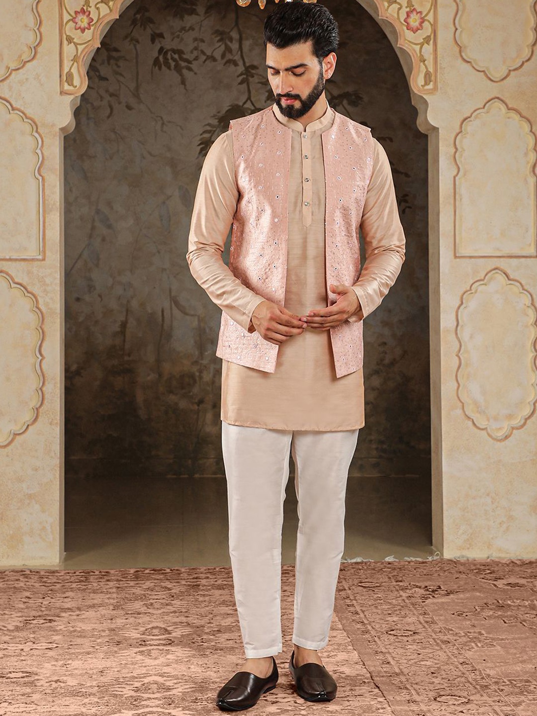 

HOUSE OF DEYANN Mandarin Collar Straight Kurta with Pyjamas & Nehru Jacket, Peach