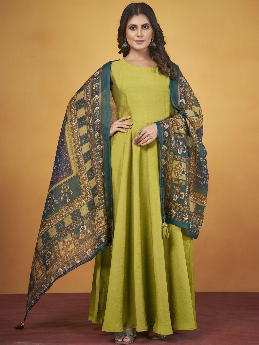 

STYLE SAMSARA Sleeveless Anarkali Kurta With Trouser & Dupatta, Lime green