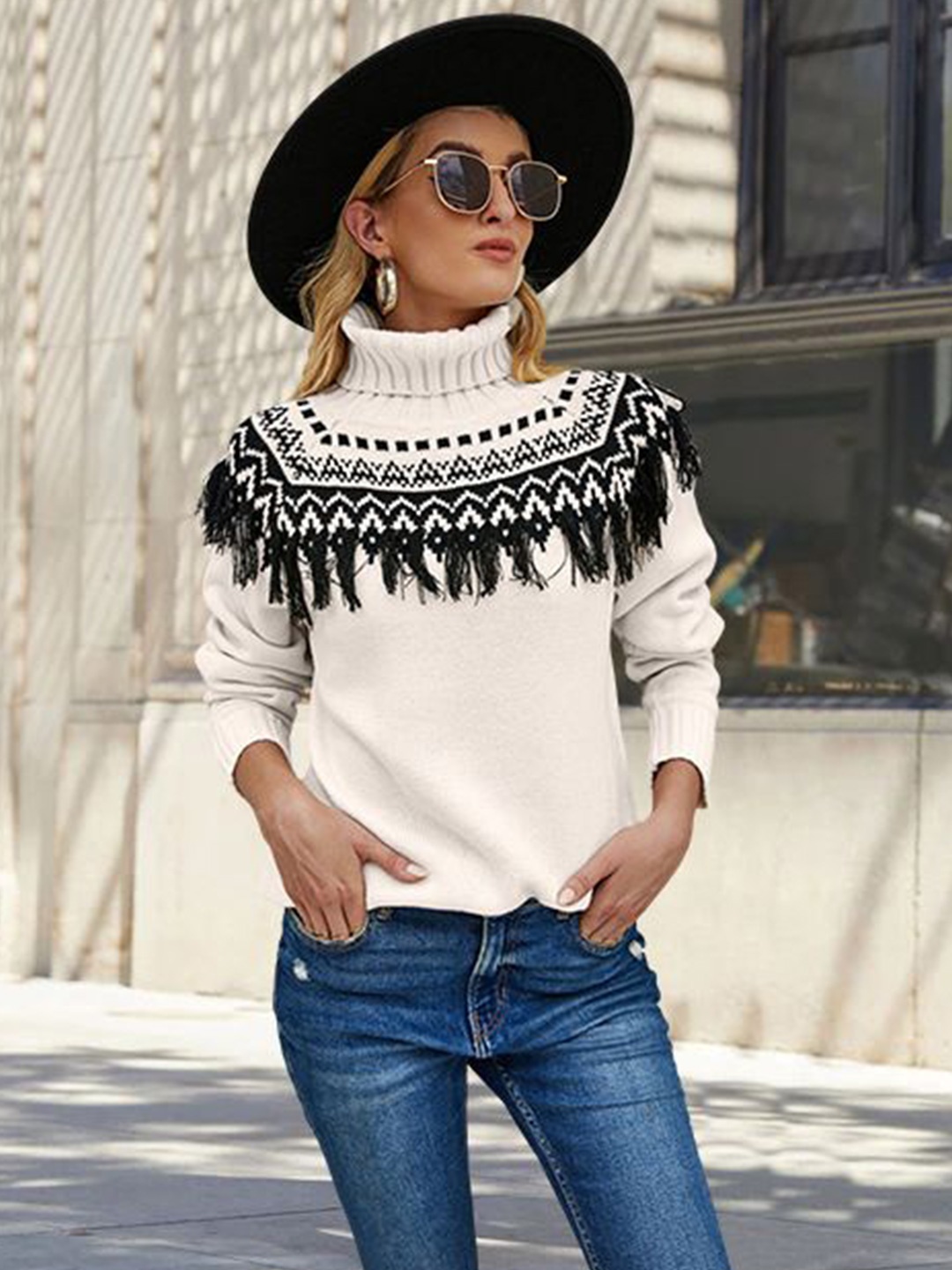 

StyleCast Women Embroidered Pullover, White