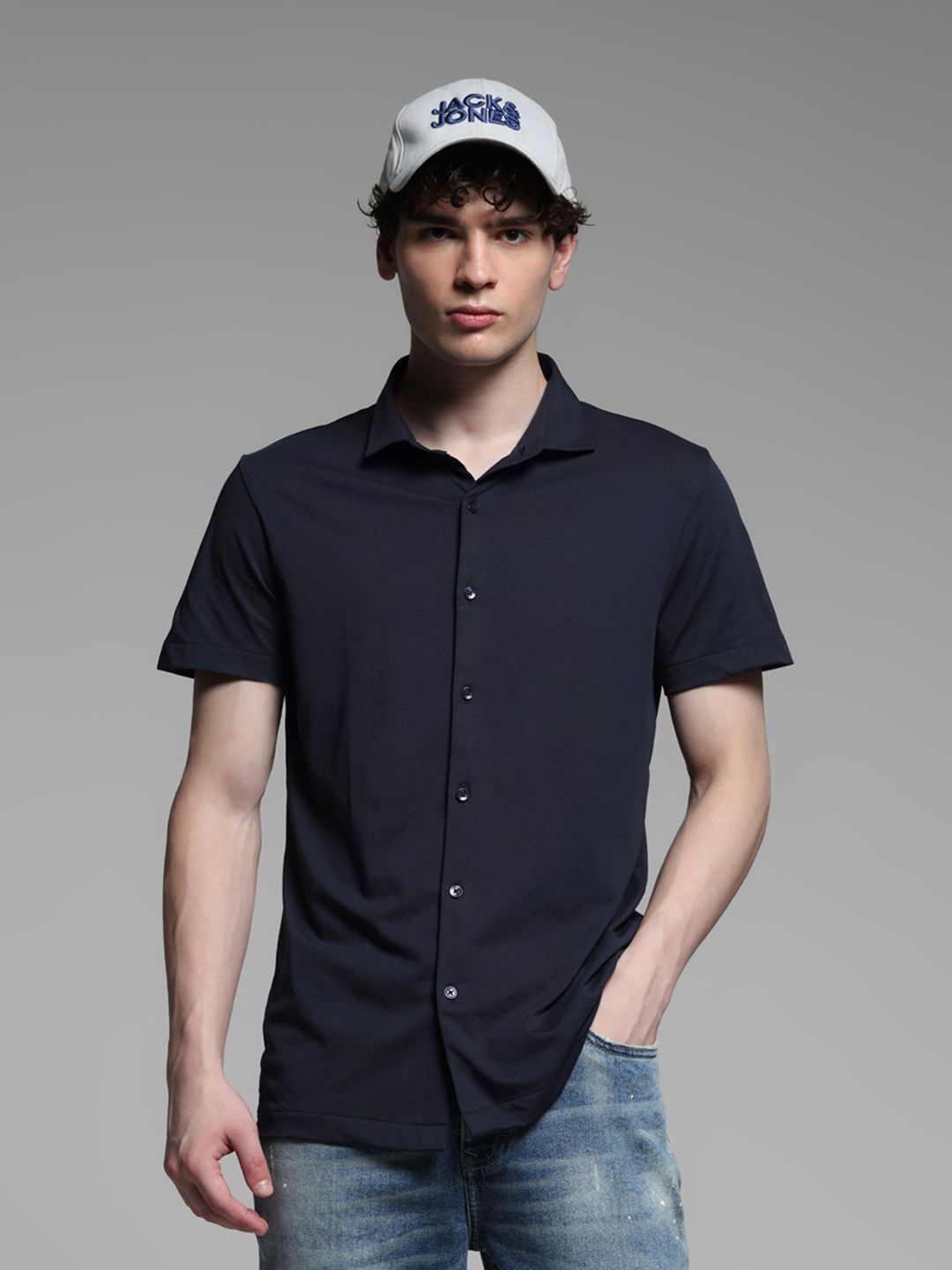 

Jack & Jones Men Spread Collar Solid Cotton Relaxed Fit Casual Shirt, Navy blue