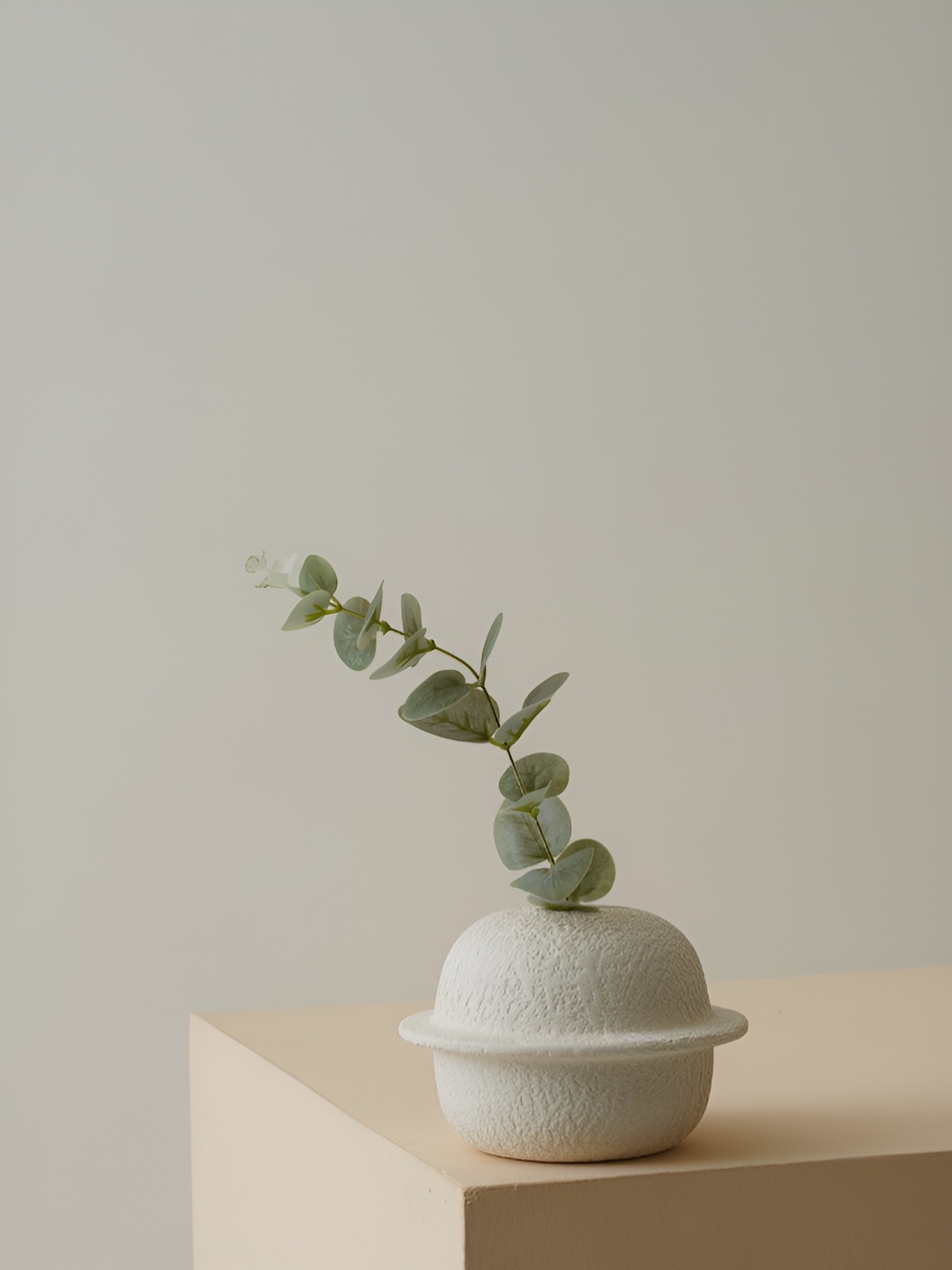

PUREZENTO White Pluto Textured Ceramic Vases