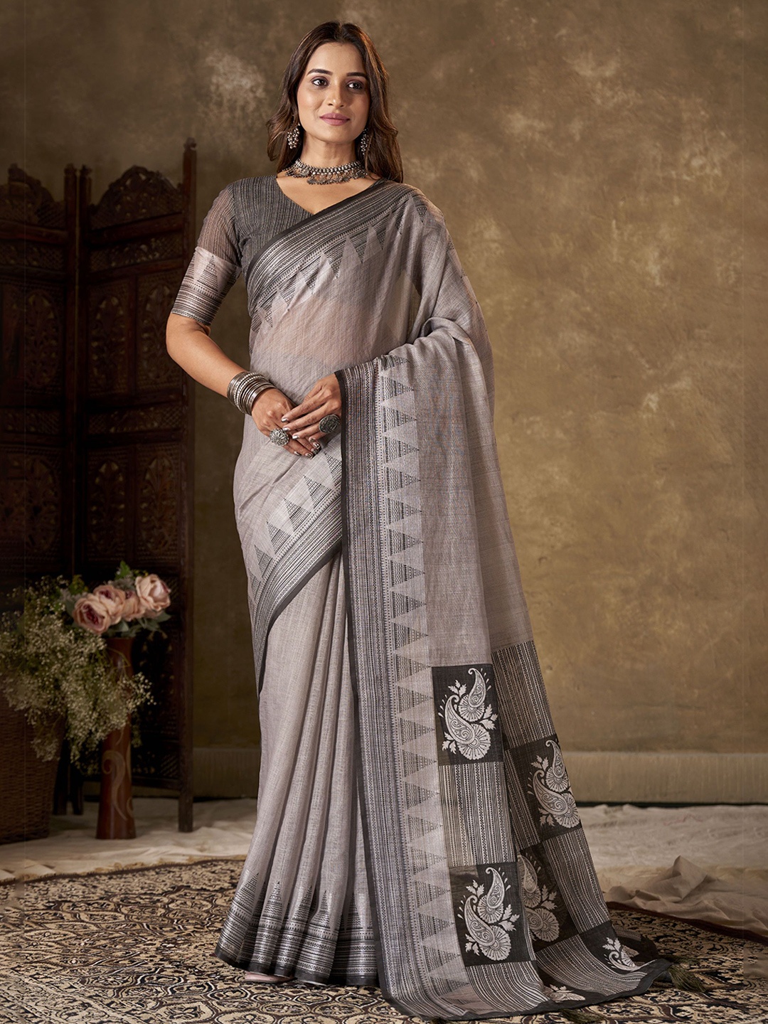 

KAYOMMI Pure Linen Block Print Saree, Brown