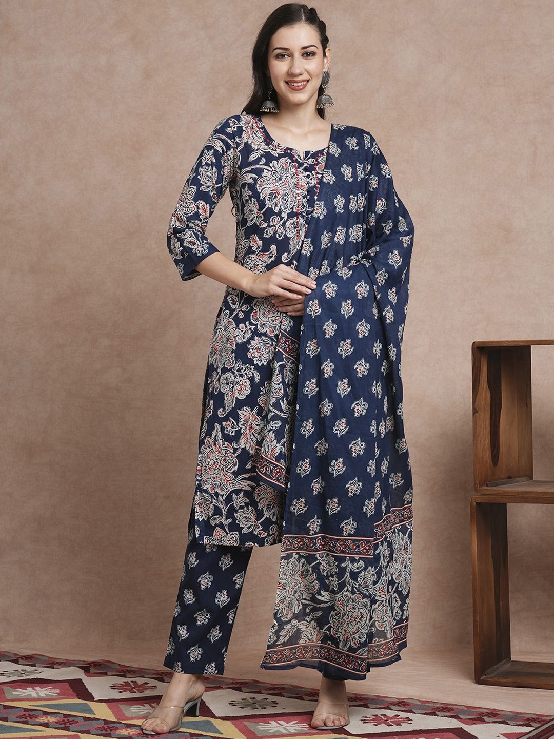 

FASHOR Blue Floral Printed Thread Work Pure Cotton Straight Kurta with Trousers & Dupatta