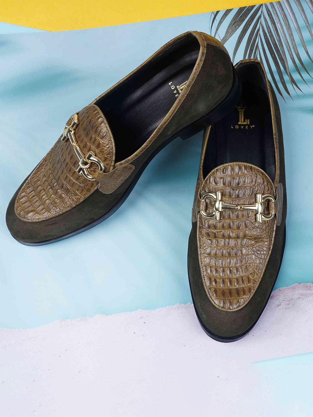

LOVEY Men Textured Leather Loafers, Olive