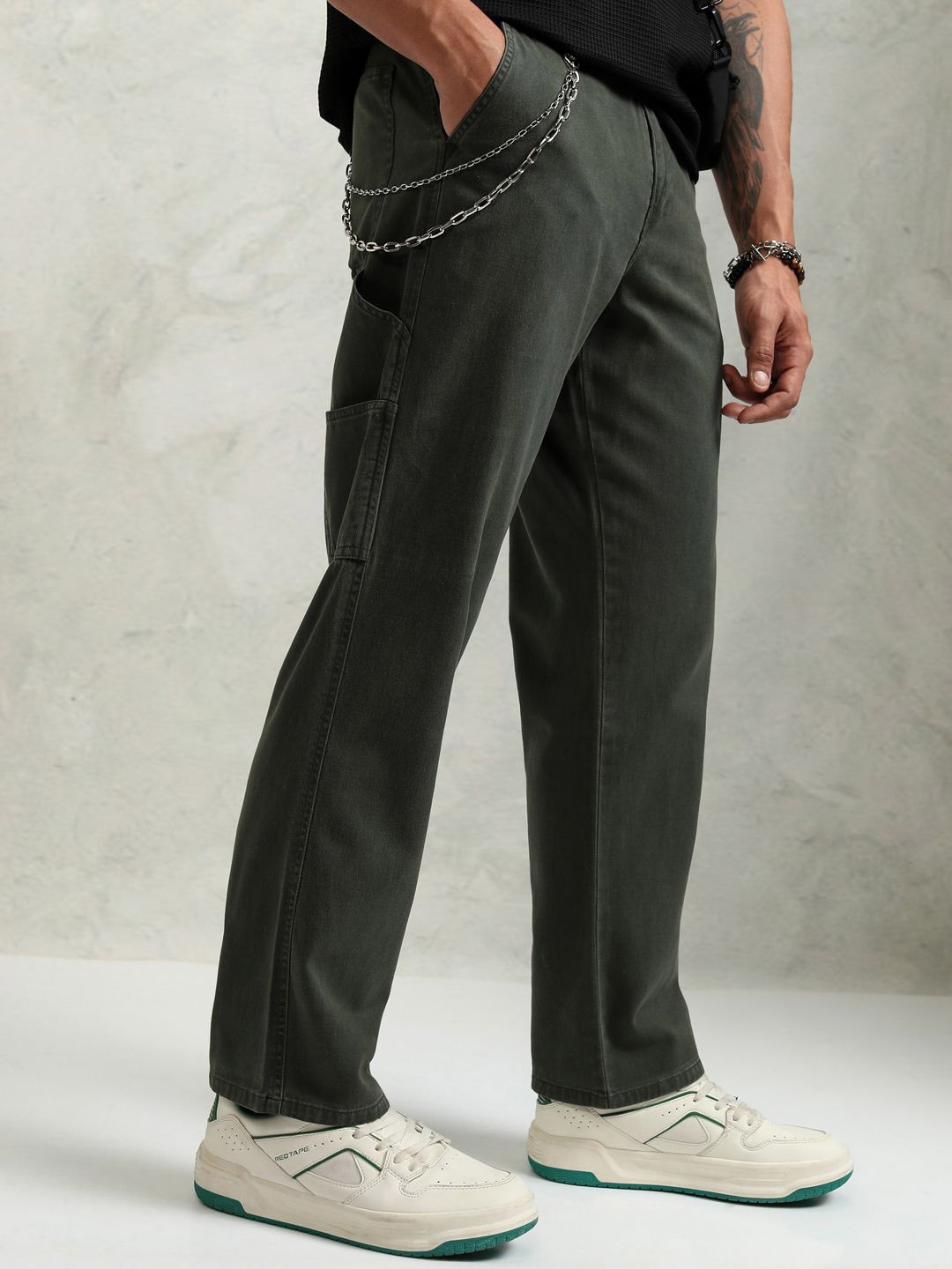 

HIGHLANDER Men Straight Fit Easy Wash Kambaba Carpenter Fit Cargos Trousers, Black