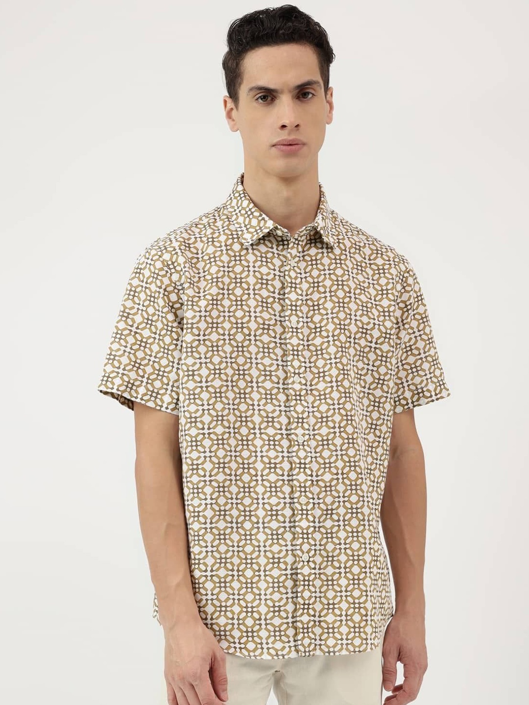 

Marks & Spencer Men Spread Collar Floral Printed Linen Blend Relaxed Fit Casual Shirt, Brown