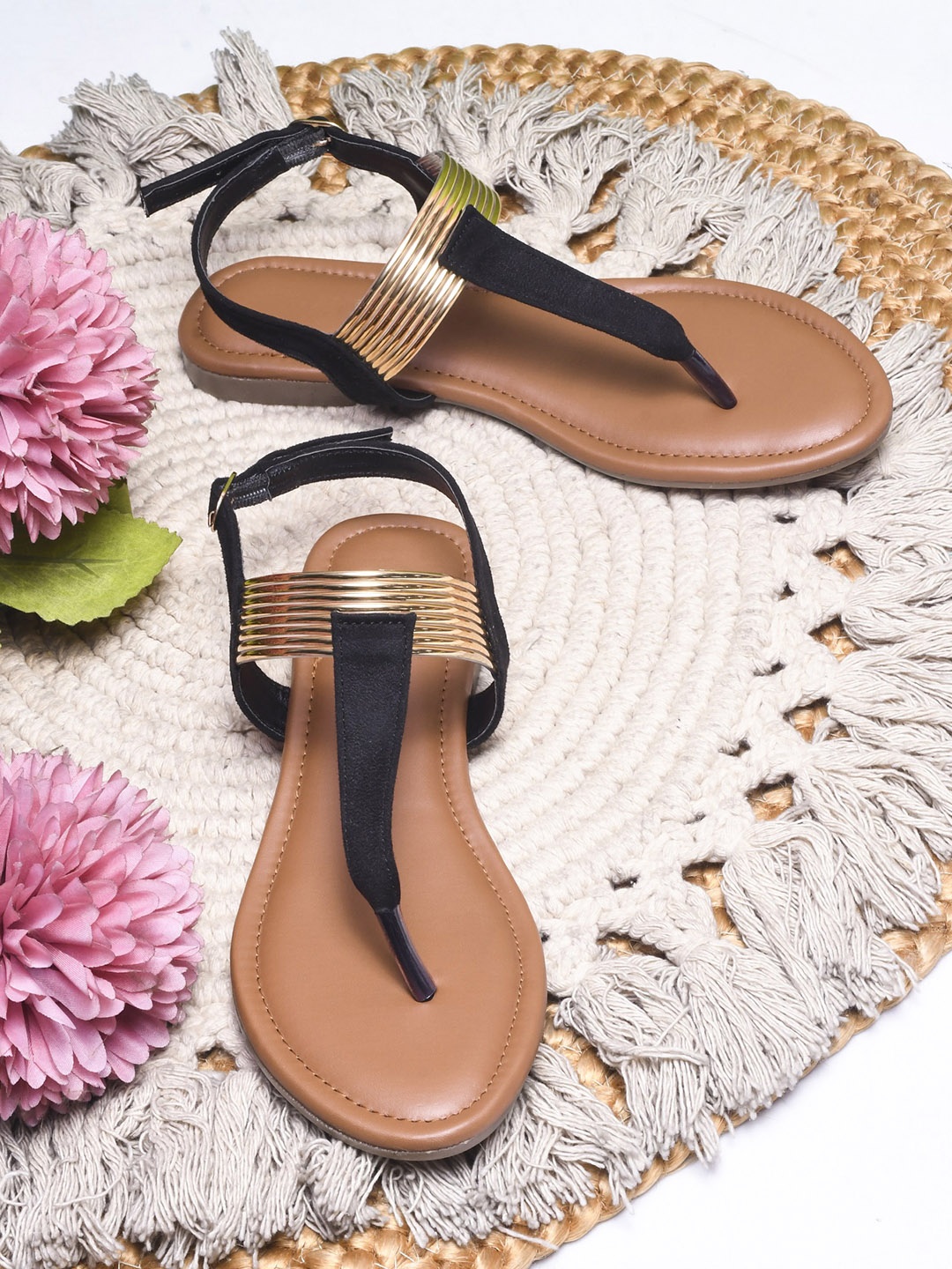 

Try Me Women Solid Ethnic Open Toe Flats, Black