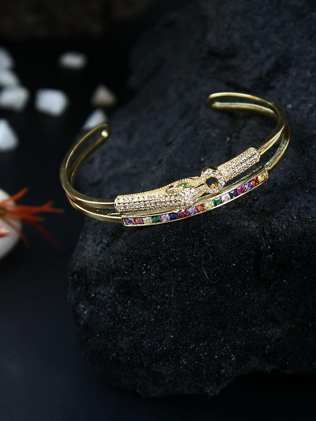 

KPOP Gold-Plated Cubic Zirconia Studded Bangle-Style Bracelet