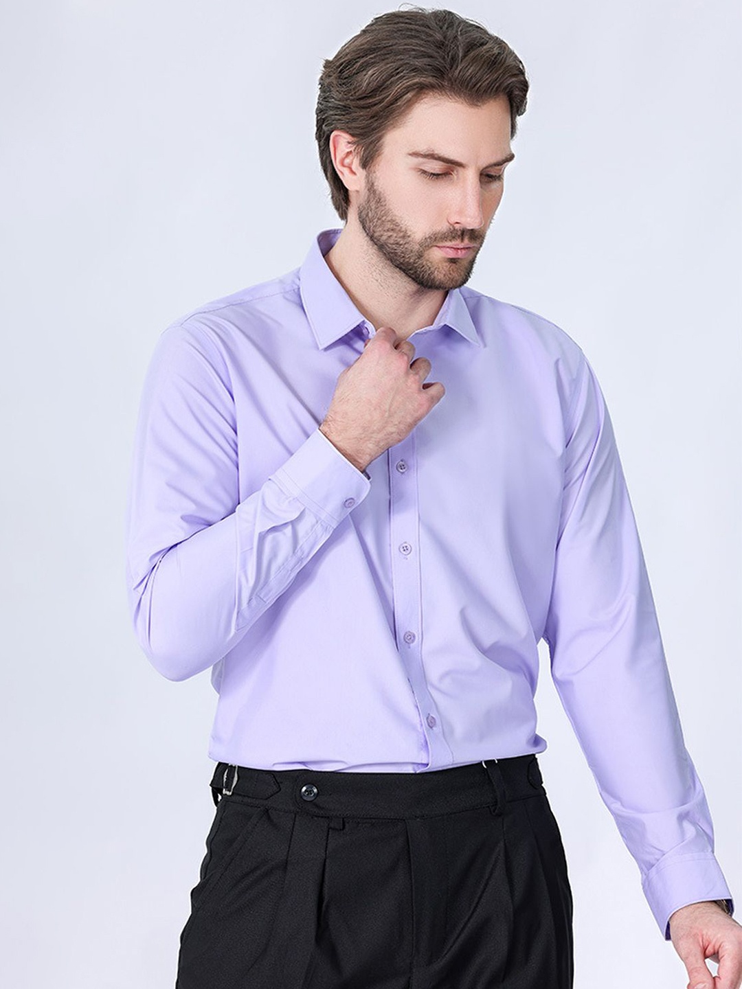

StyleCast x Revolte Men Cutaway Collar Solid Casual Shirt, Purple