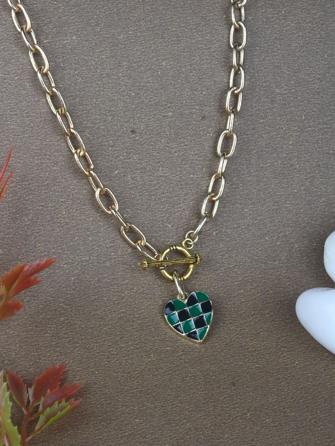 

KPOP Brass Gold-Plated Heart Shaped Necklace