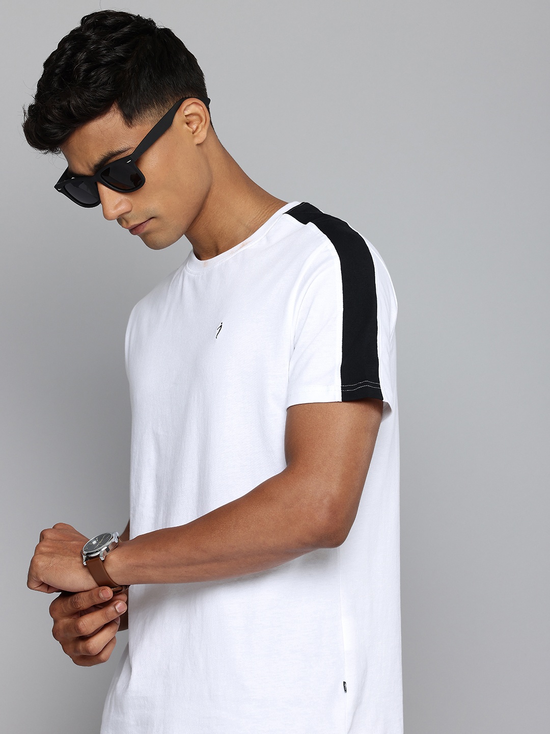 

Indian Terrain Solid Pure Cotton T-shirt, White