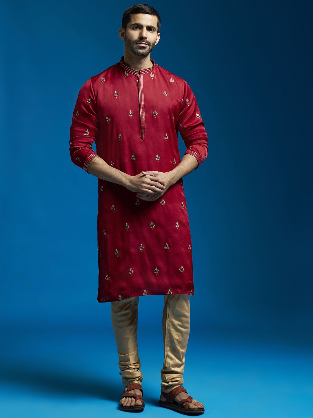 

VASTRAMAY Floral Embroidered Sequinned Mandarin Collar Straight Kurta With Churidar, Maroon