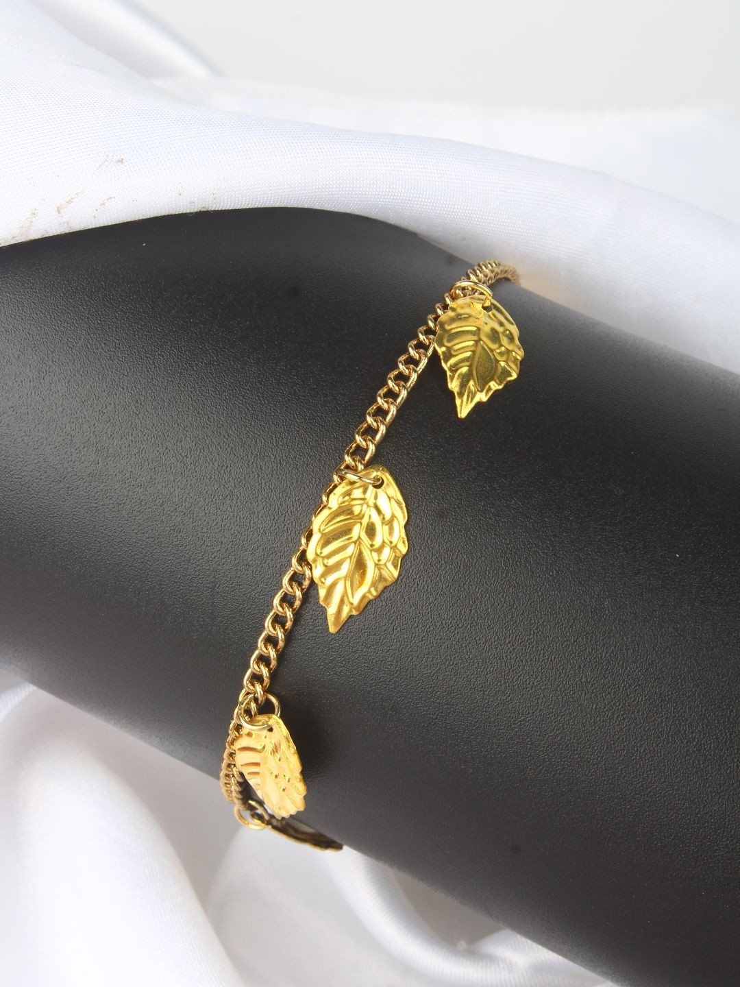 

KPOP Gold-Plated Leaves Charm Bracelet