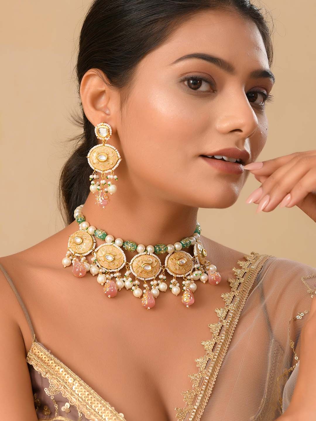 

DASTOOR Gold-Plated Kundan-Studded & Beaded Necklace & Earrings