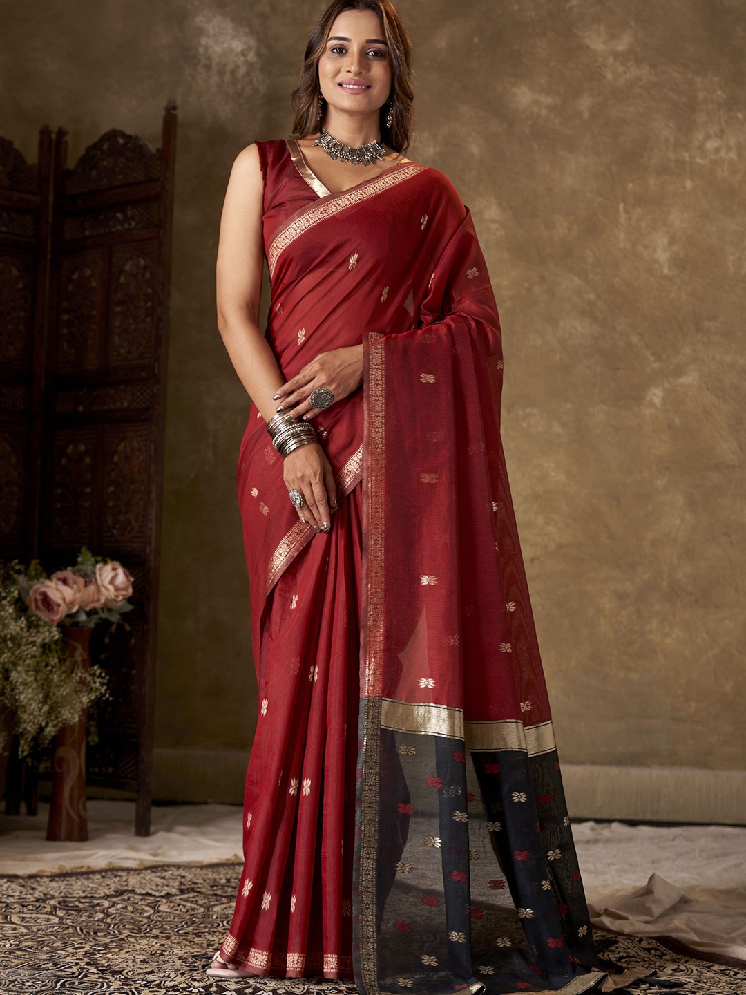 

KAYOMMI Ethnic Motifs Zari Pure Cotton Banarasi Saree with Tassel, Red