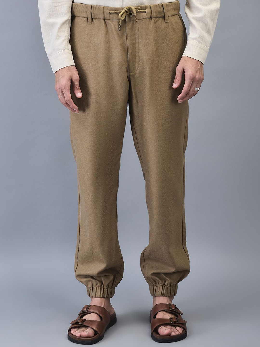 

Woods Men Mid-Rise Joggers, Beige