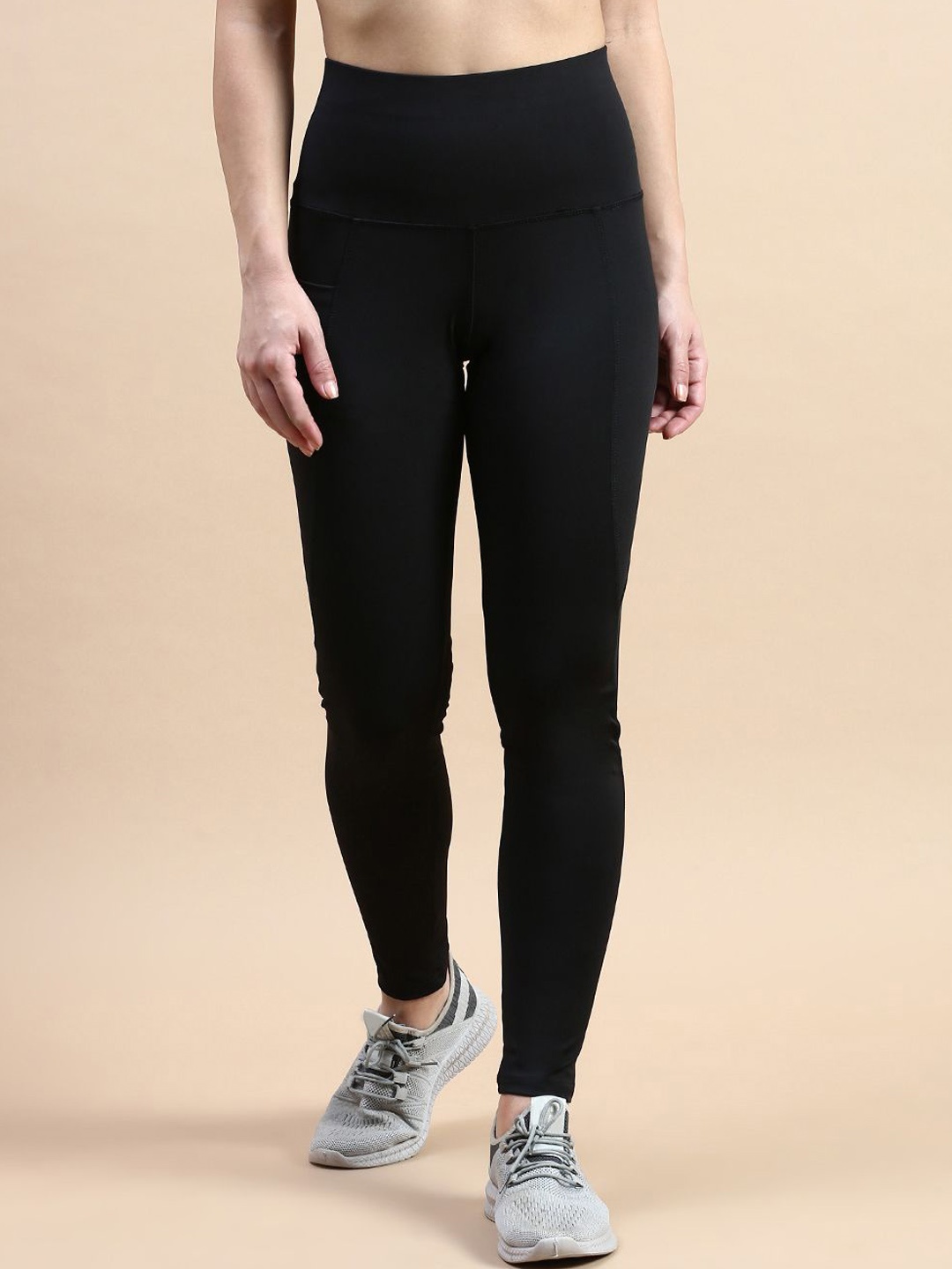 

VOXATI Women Ankle Length Training Tights, Black
