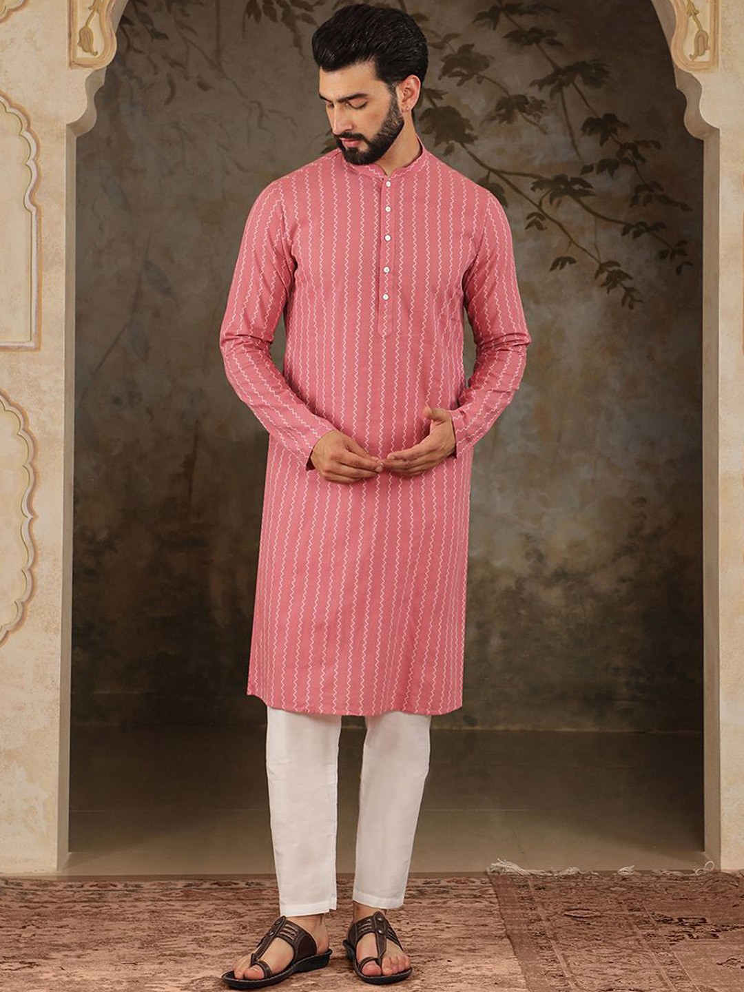 

HOUSE OF DEYANN Geometric Printed Straight Kurta with Pyjamas, Pink