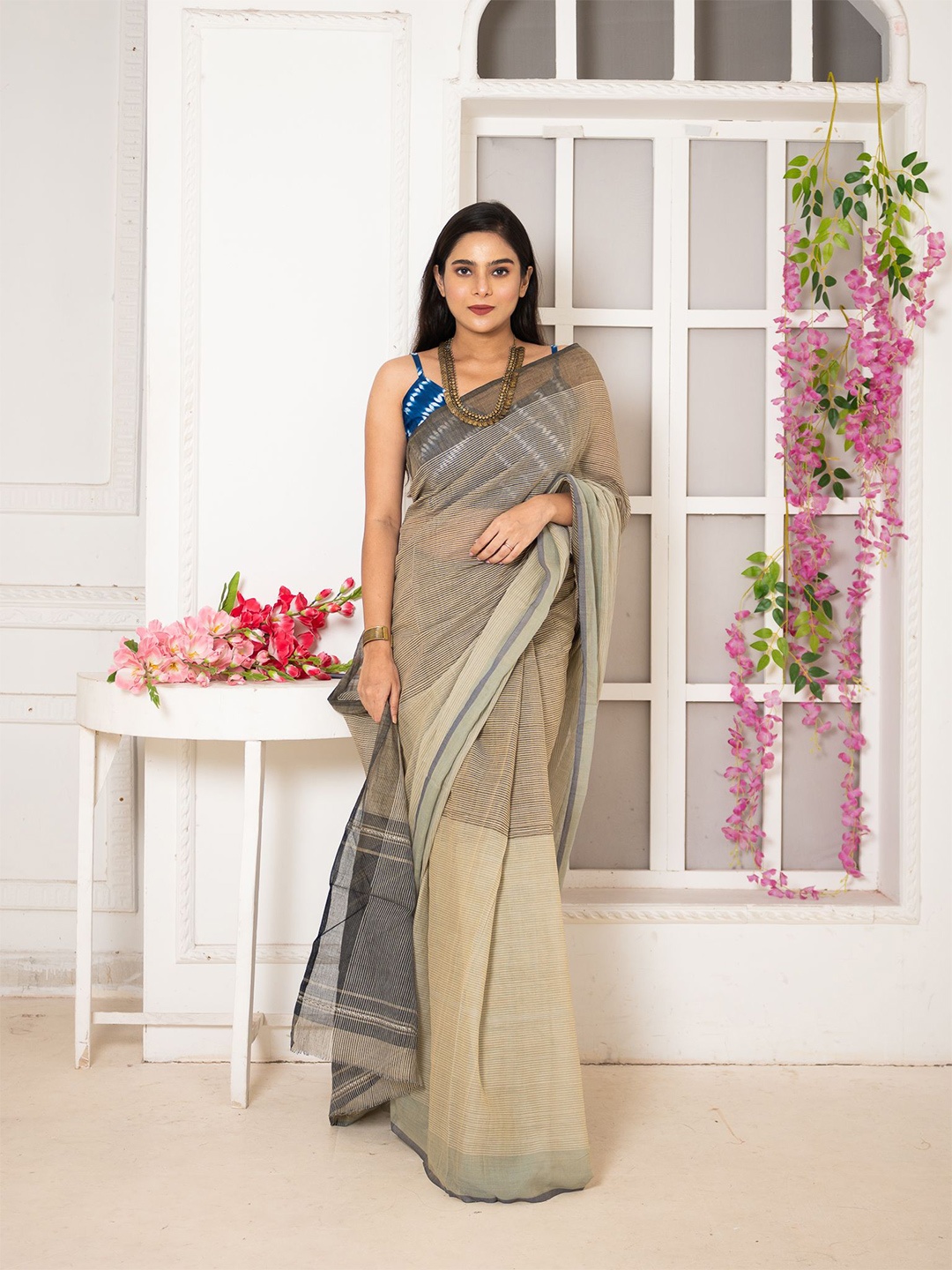 

Uttariya Woven Design Pure Cotton Saree, Brown