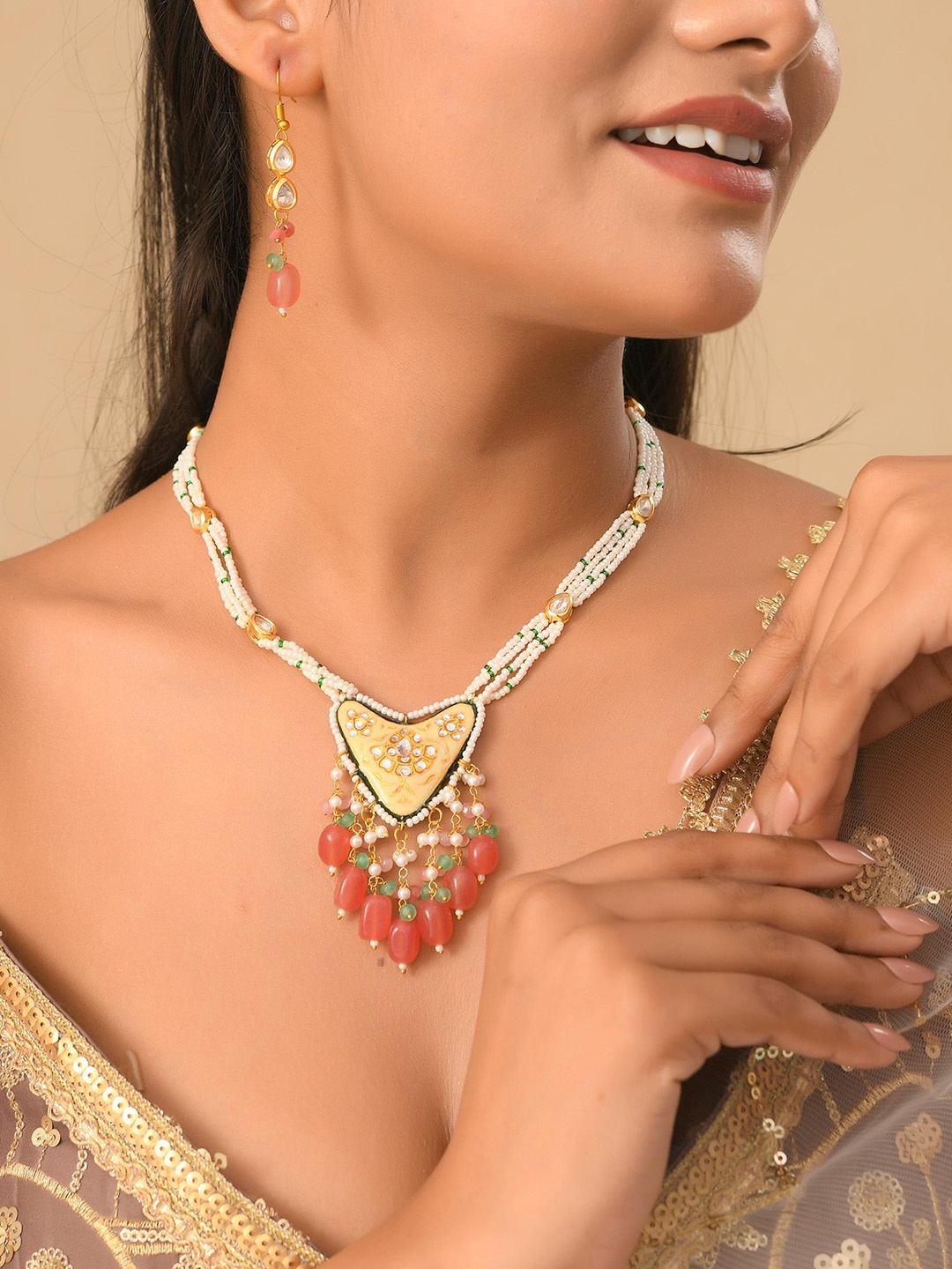 

DASTOOR Gold-Plated Kundan-Studded & Beaded Necklace & Earrings