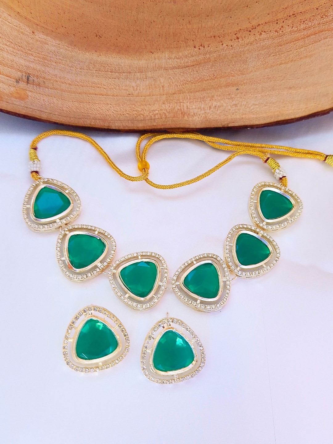 

Anouk Gold-Plated Kundan & American Diamond Studded Necklace & Earrings