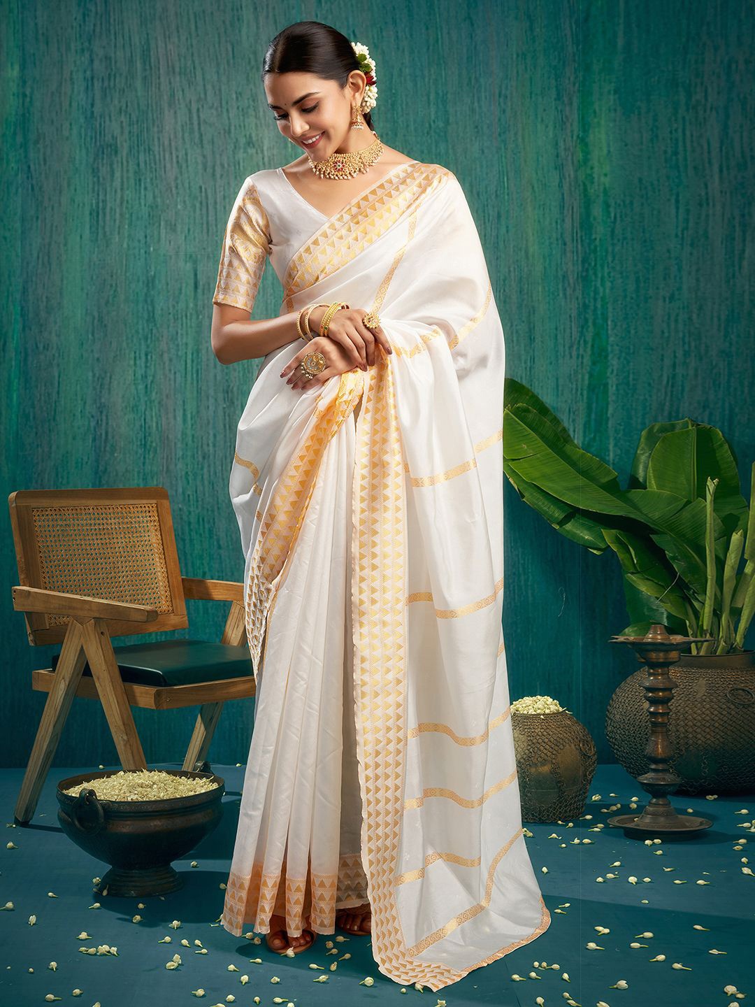 

KALINI Woven Design White Pure Silk Blend Kasavu Jacquard saree with Blouse piece