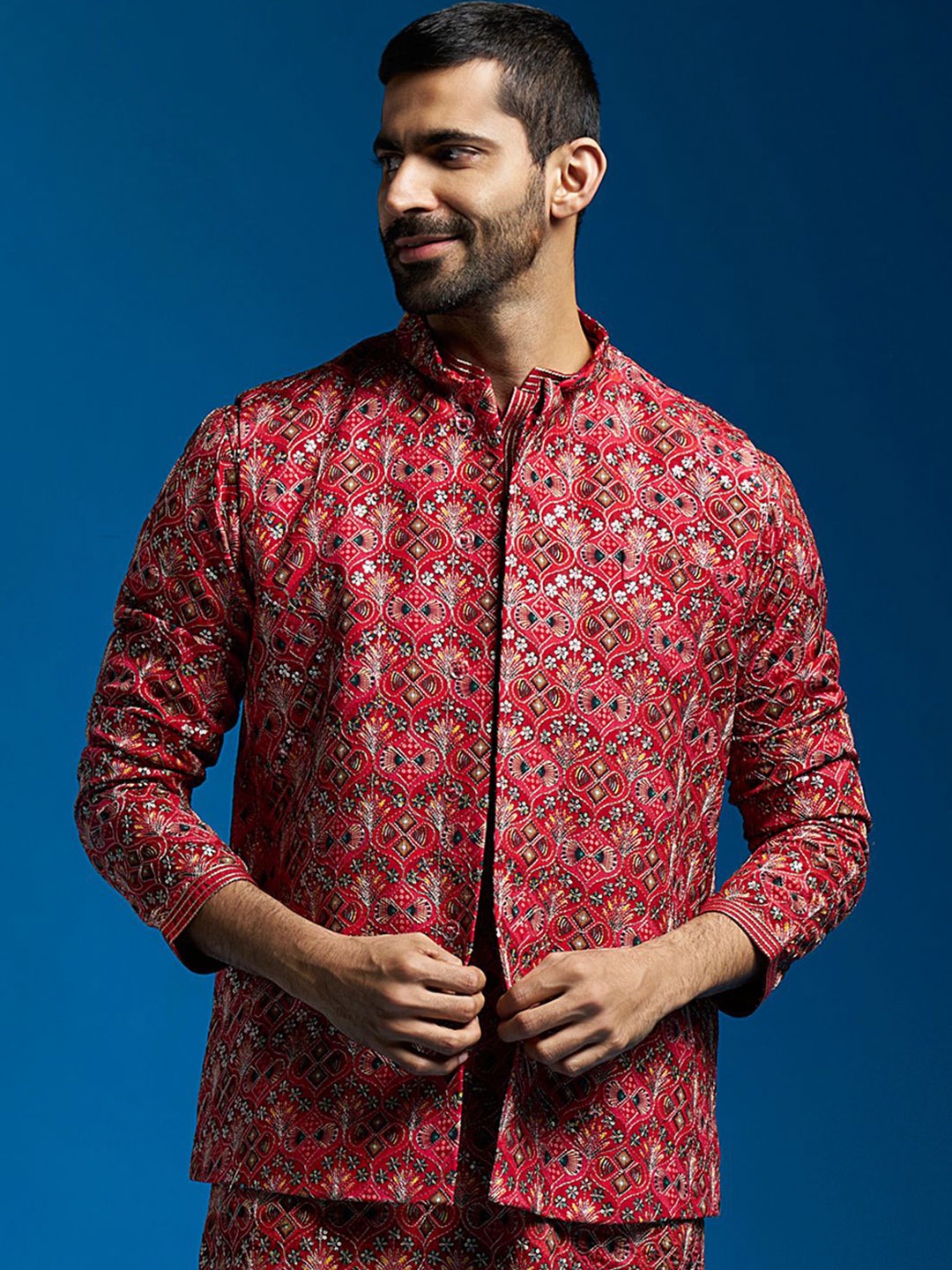 

VASTRAMAY Men Embroidered Nehru Jacket, Red