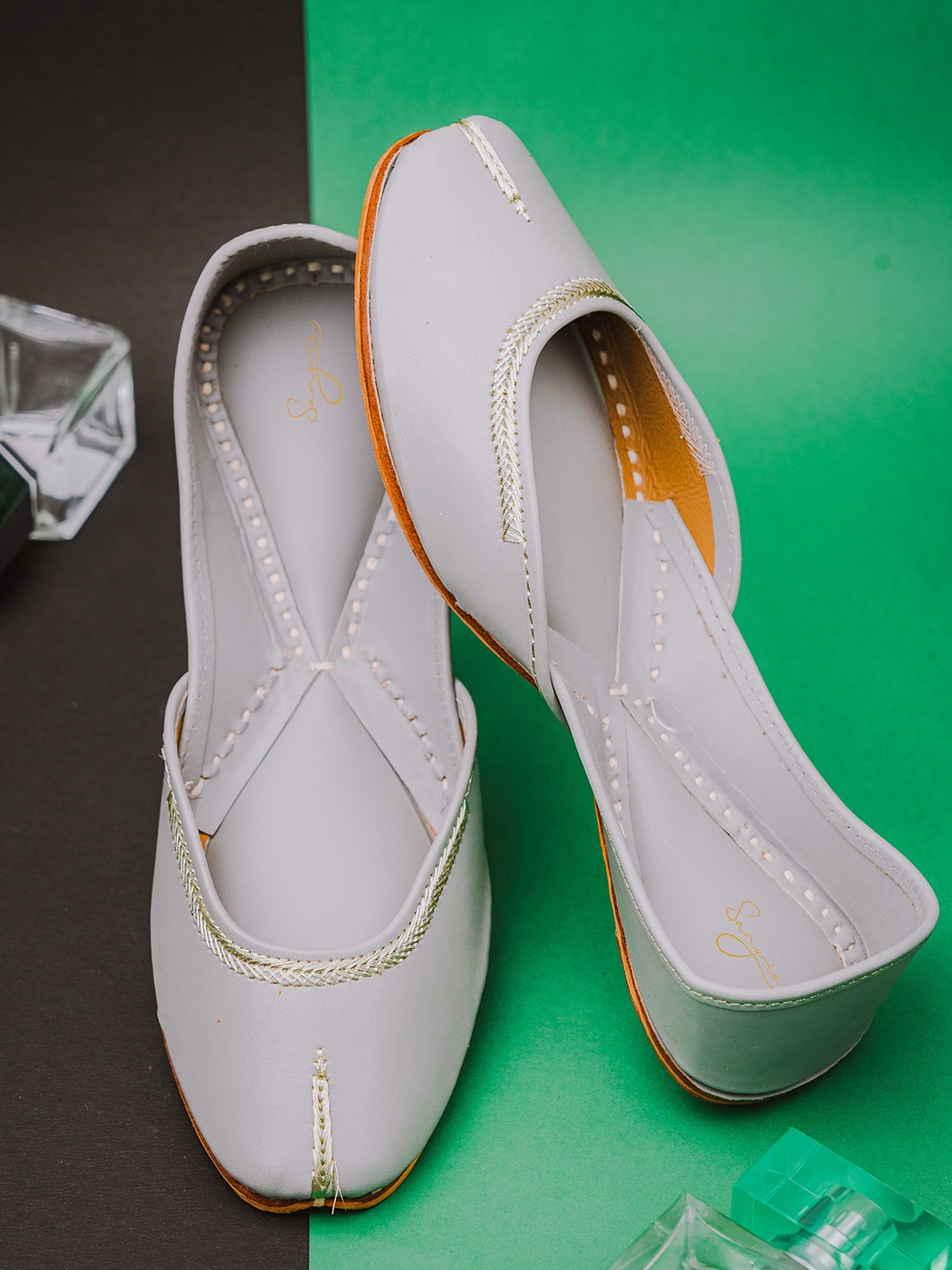 

Sangria Embroidered Leather Casual Mojaris Flats, Maroon