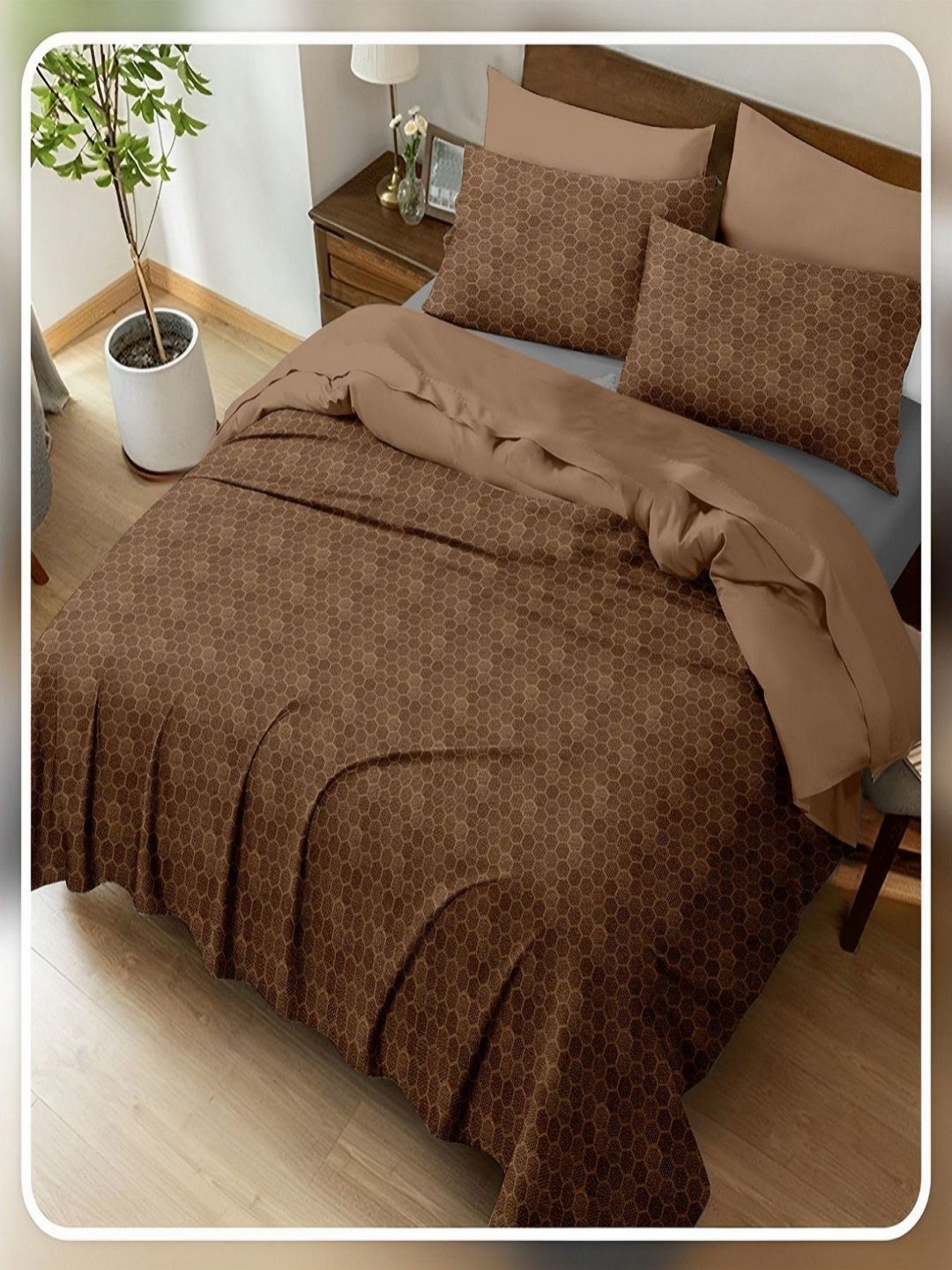 

CHICERY Brown Geometric 400 TC King Bedsheet with 2 Pillow Covers