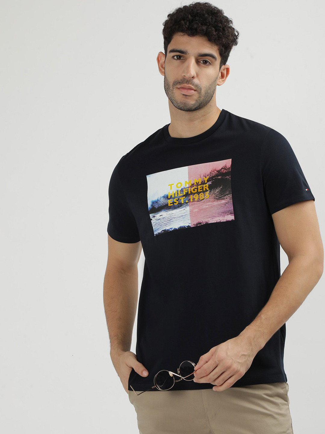 

Tommy Hilfiger Men Printed Applique T-shirt, Blue
