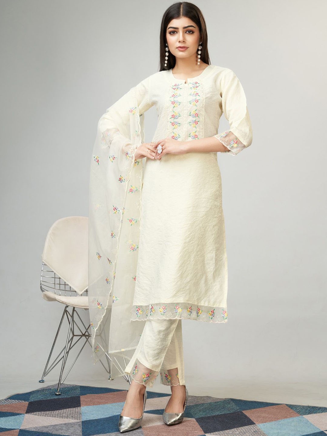

VredeVogel Ethnic Motifs Embroidered Straight Kurta with Trousers & Dupatta, White