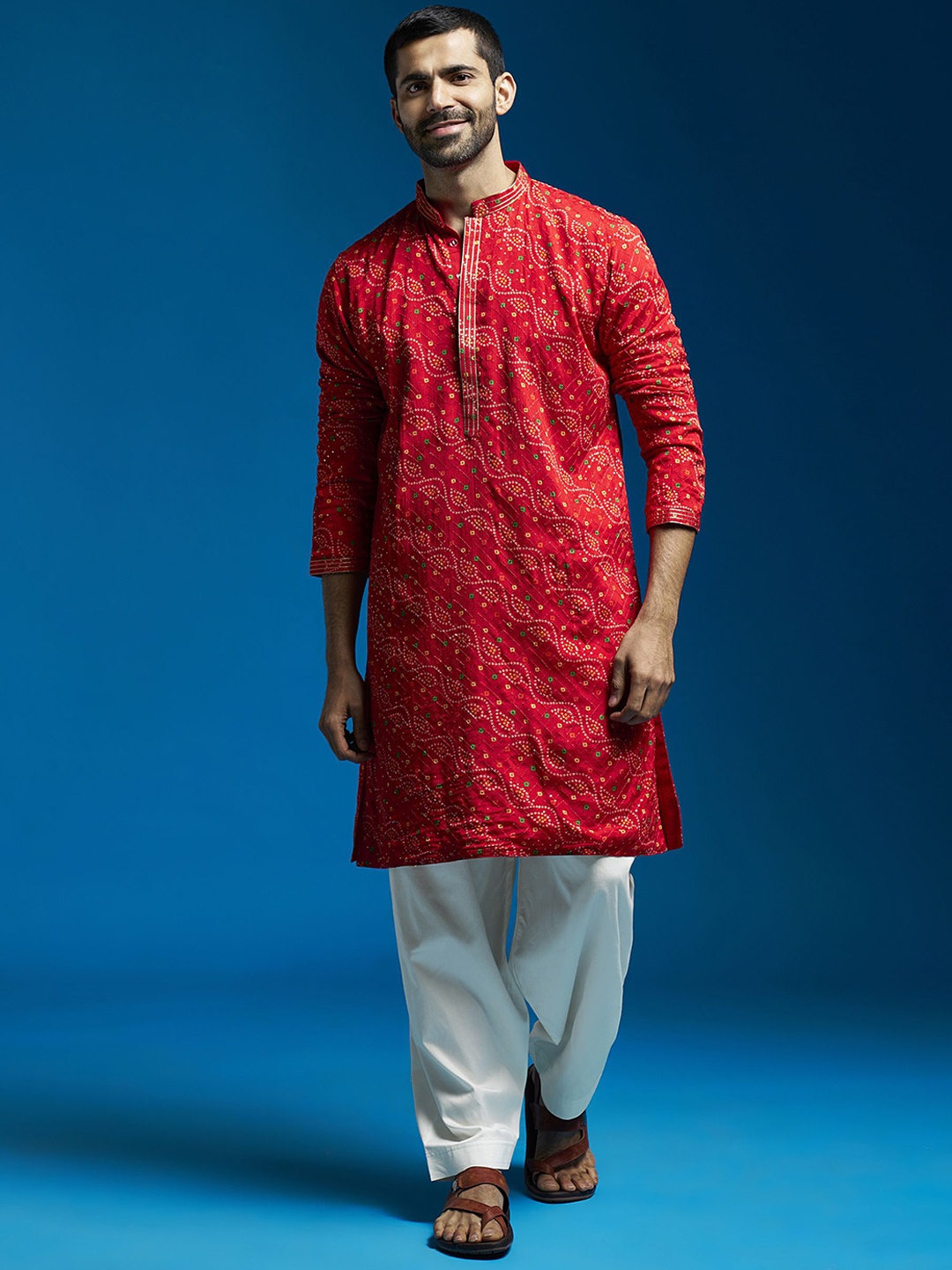 

VASTRAMAY Bandhani Printed & Embroidered Sequinned Chinon Straight Kurta with Patiala, Red
