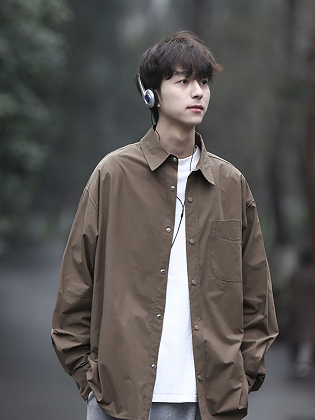 

StyleCast x Revolte Men Cutaway Collar Solid Oversized Casual Shirt, Brown