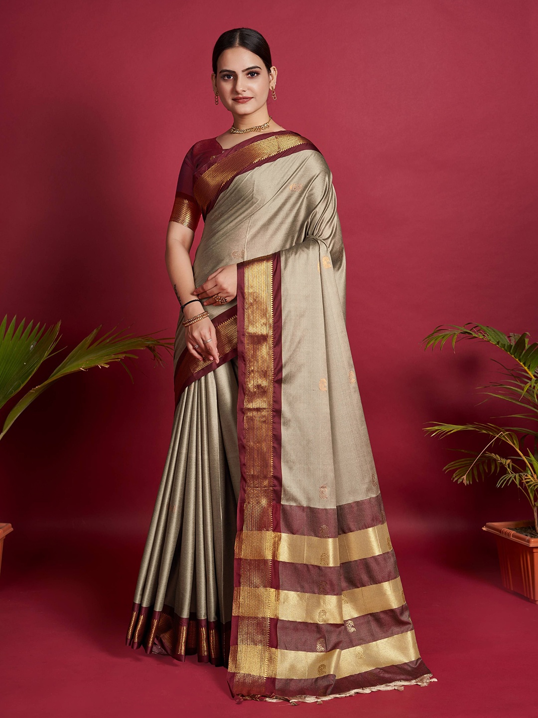 

Kriyansh Woven Design Zari Banarasi Saree, Beige