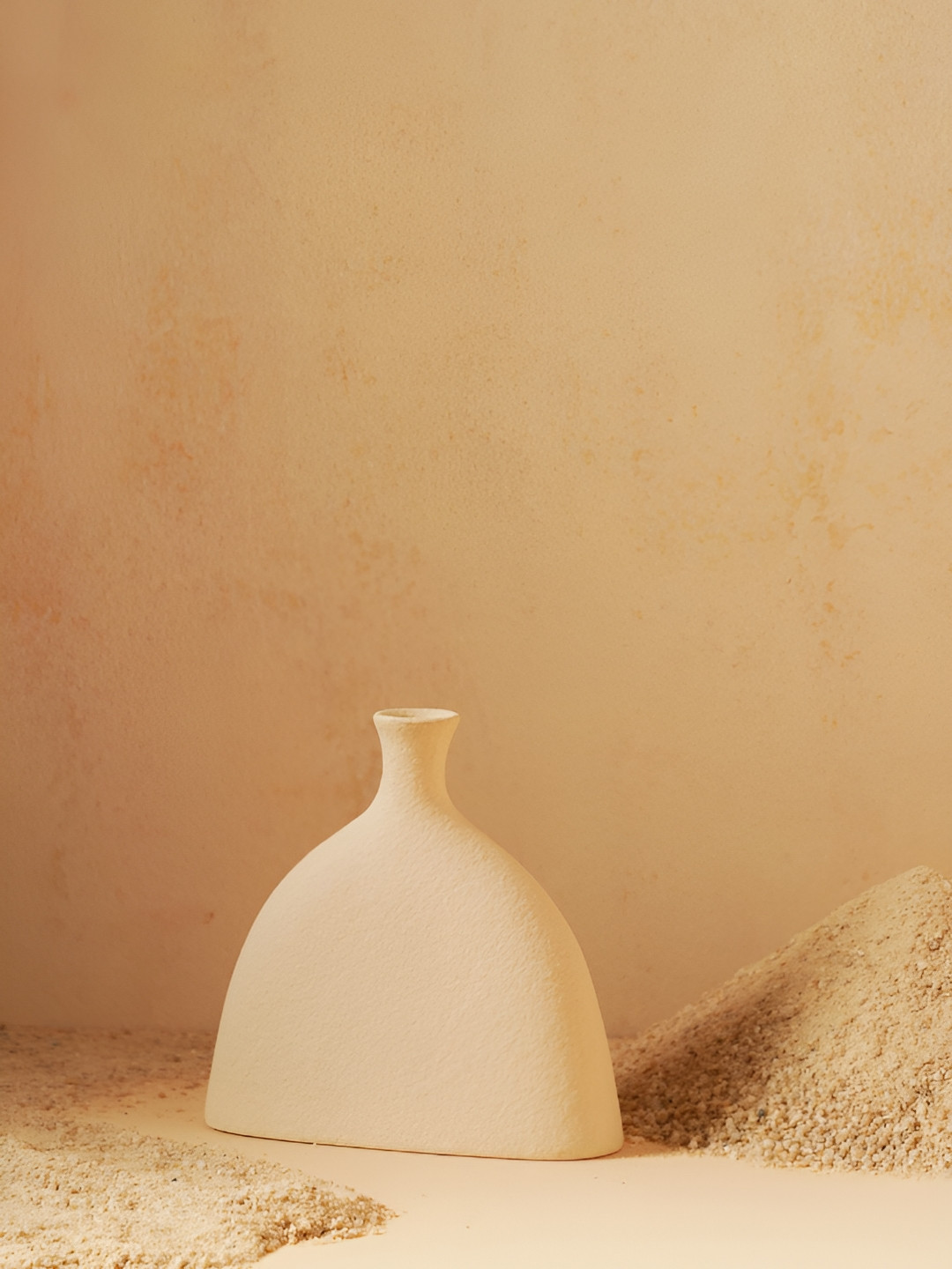 

PUREZENTO White Vintage Roman Murano Ceramic Vase