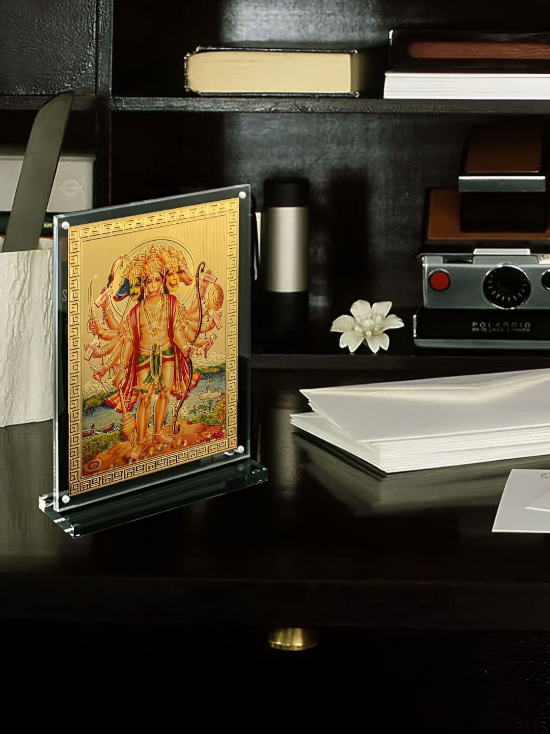 

Hawai Gold Toned & Transparent Shree Panchmukhi Hanuman Table Photo Frame