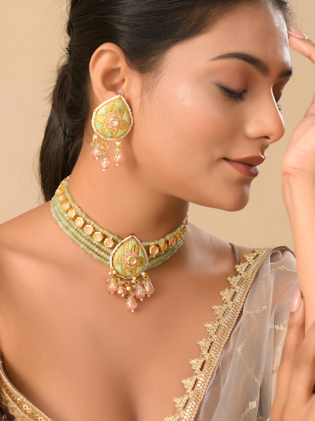 

DASTOOR Gold-Plated Kundan-Studded & Beaded Necklace & Earrings