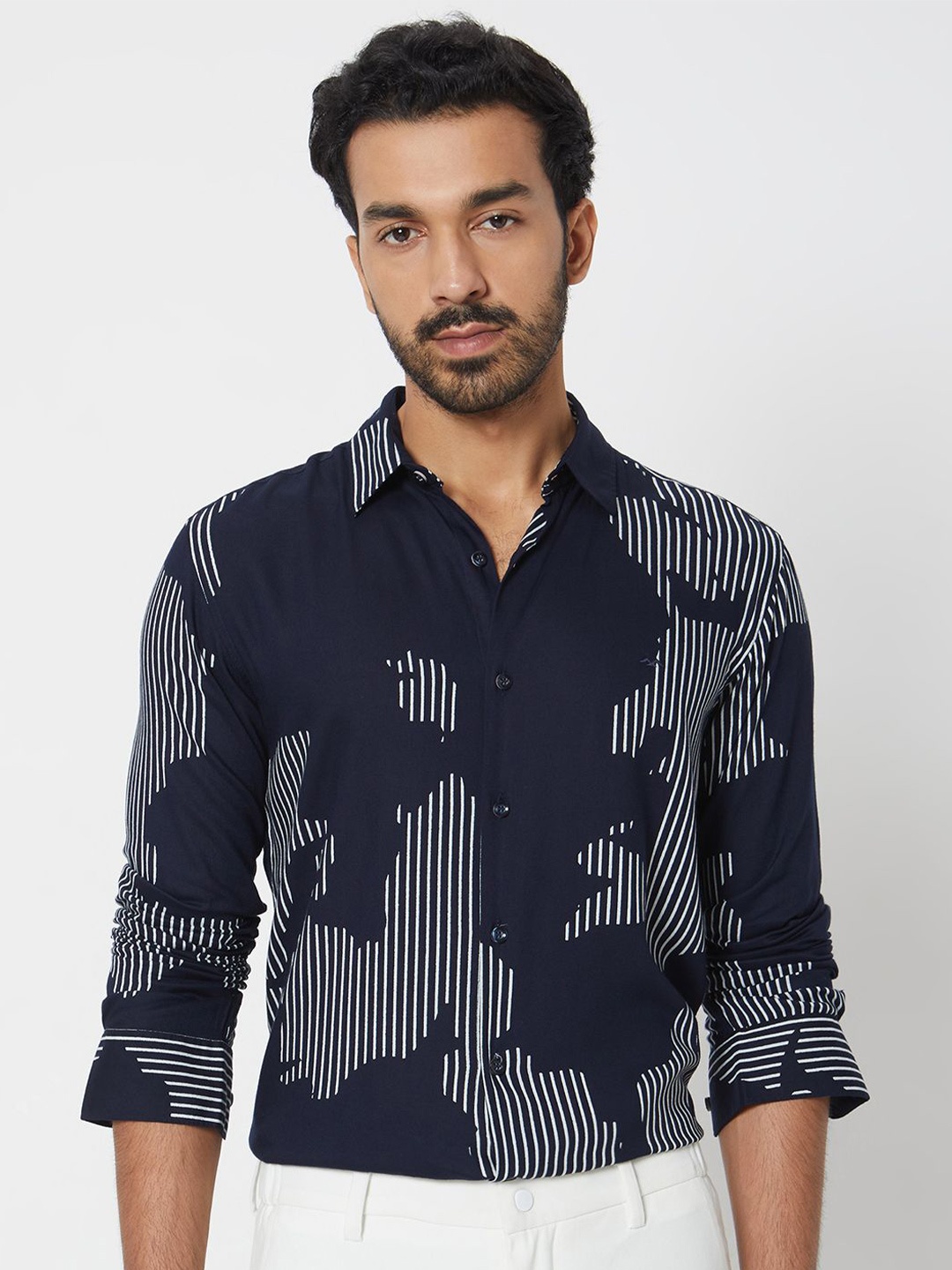 

Mufti Men Spread Collar Abstract Printed Slim Fit Casual Shirt, Navy blue