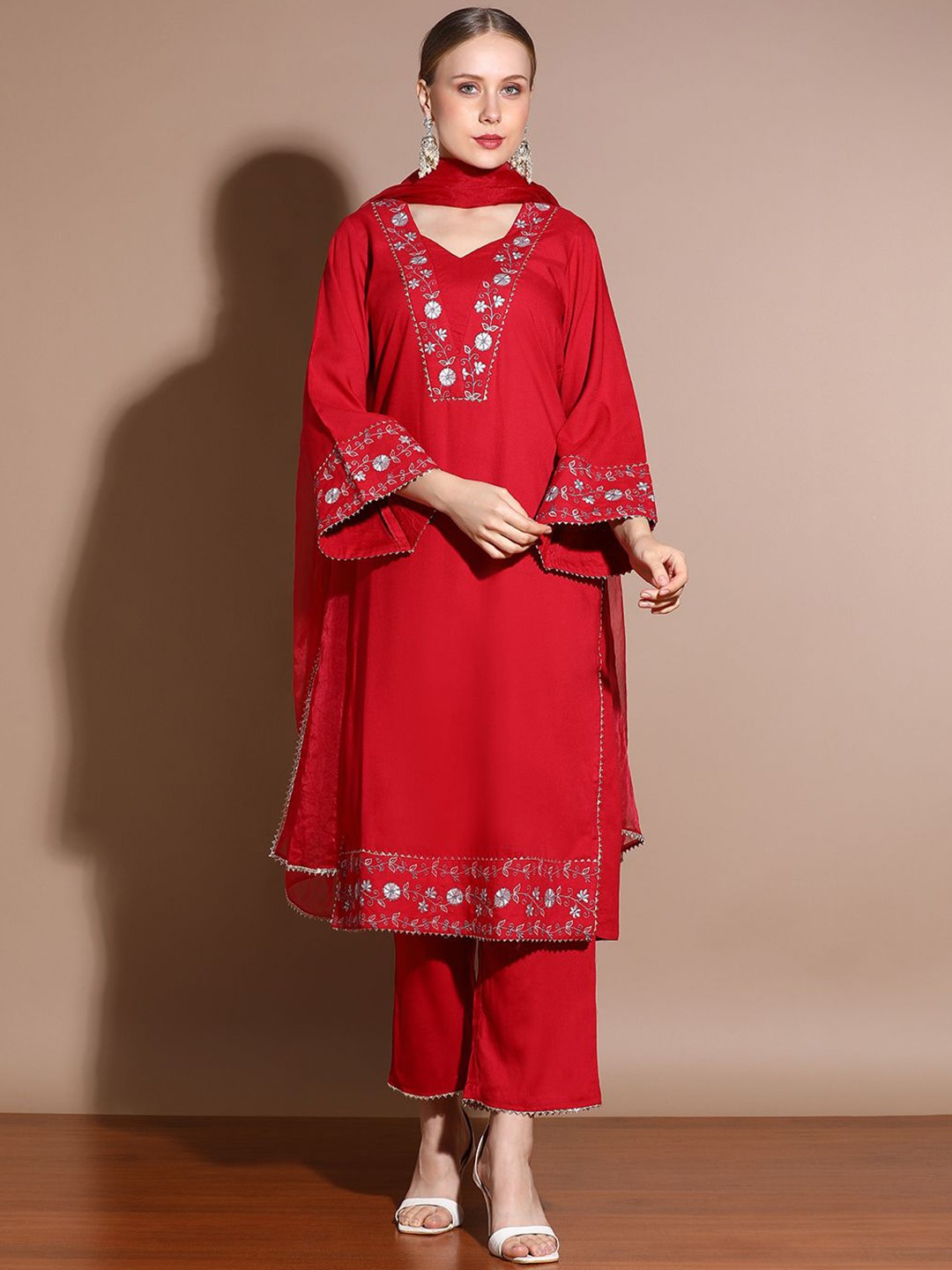 

Anouk Red Floral Embroidered Gotta Patti Straight Kurta With Palazzo & Dupatta