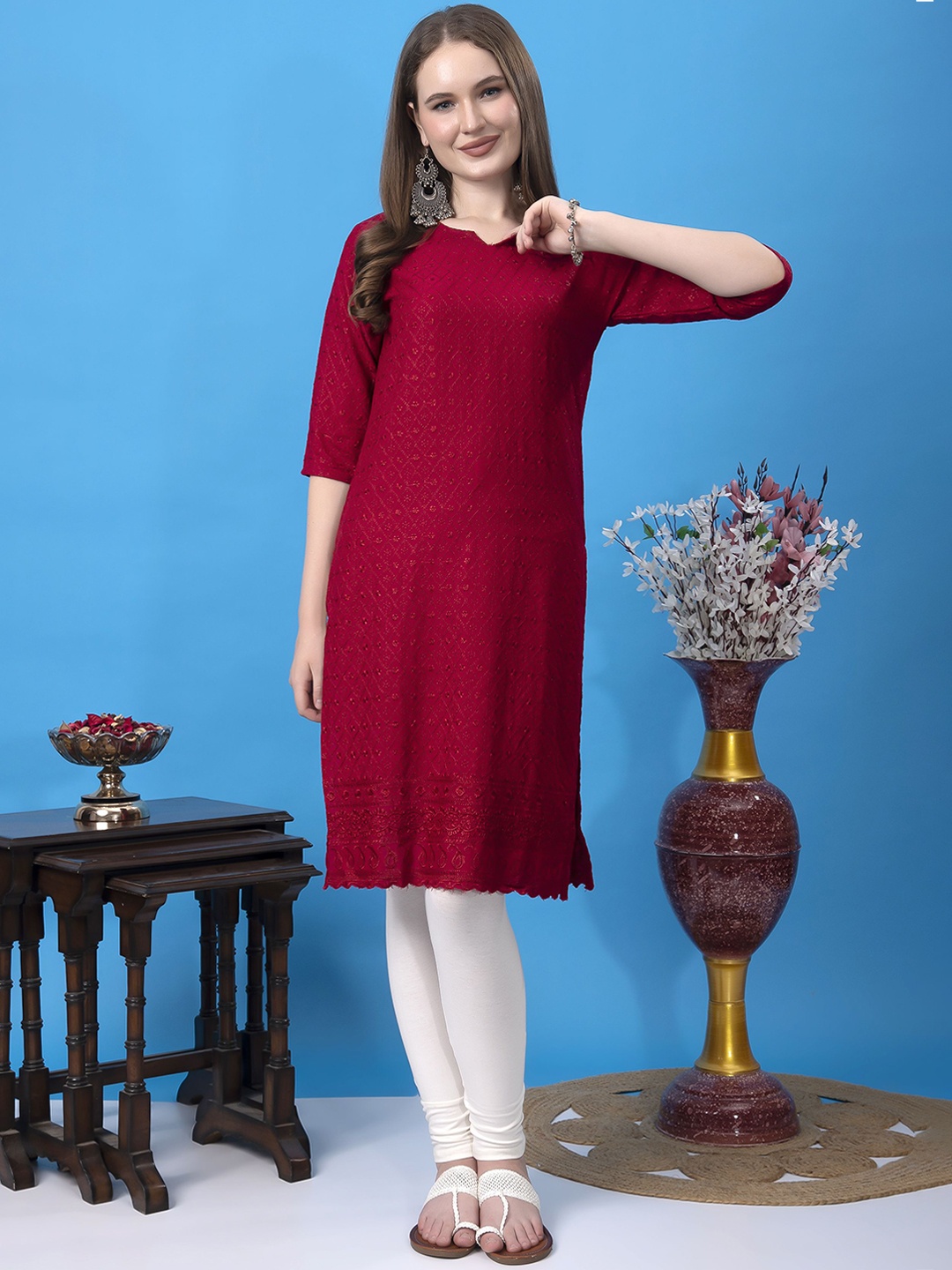 

KEX Geometric Embroidered Thread Work Straight Kurta, Maroon