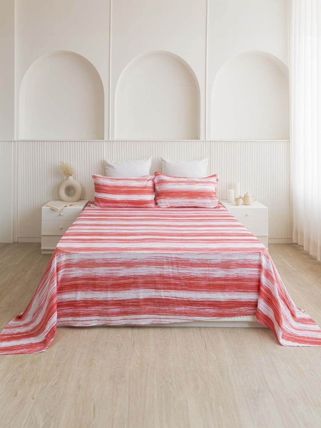 

HOMEMONDE Pink & White Striped 210 TC King Bedsheet with 2 Pillow Covers