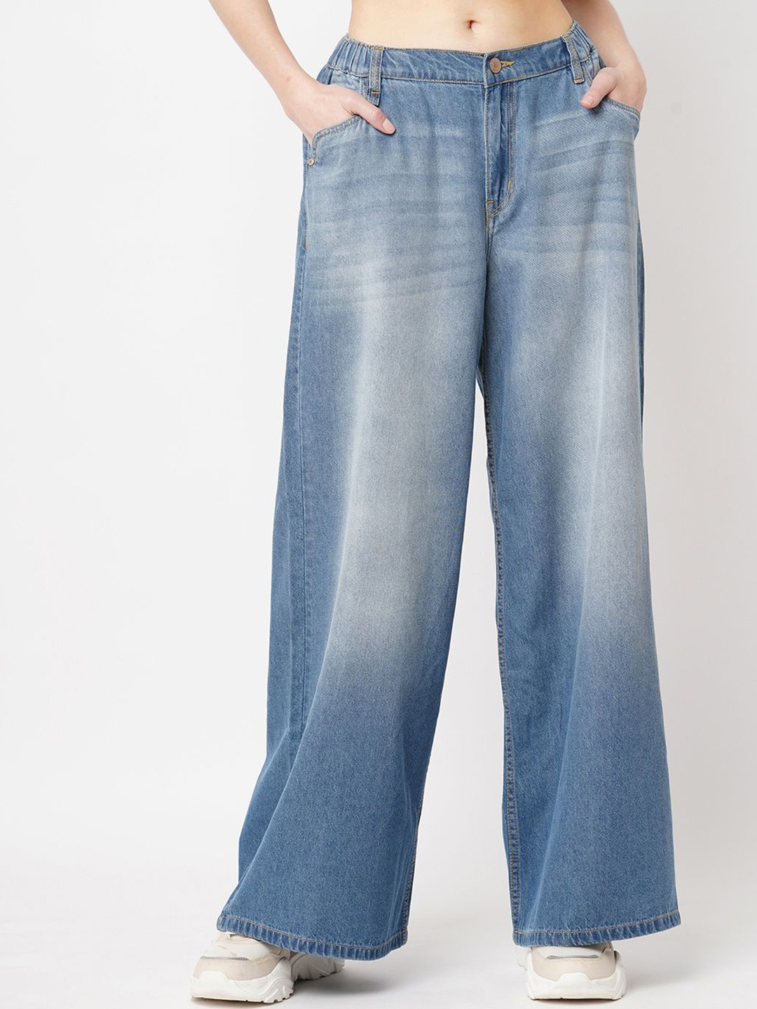 

The Roadster Women Lifestyle Co Cotton Wide Leg Fit Heavy Faded Jeans, Blue