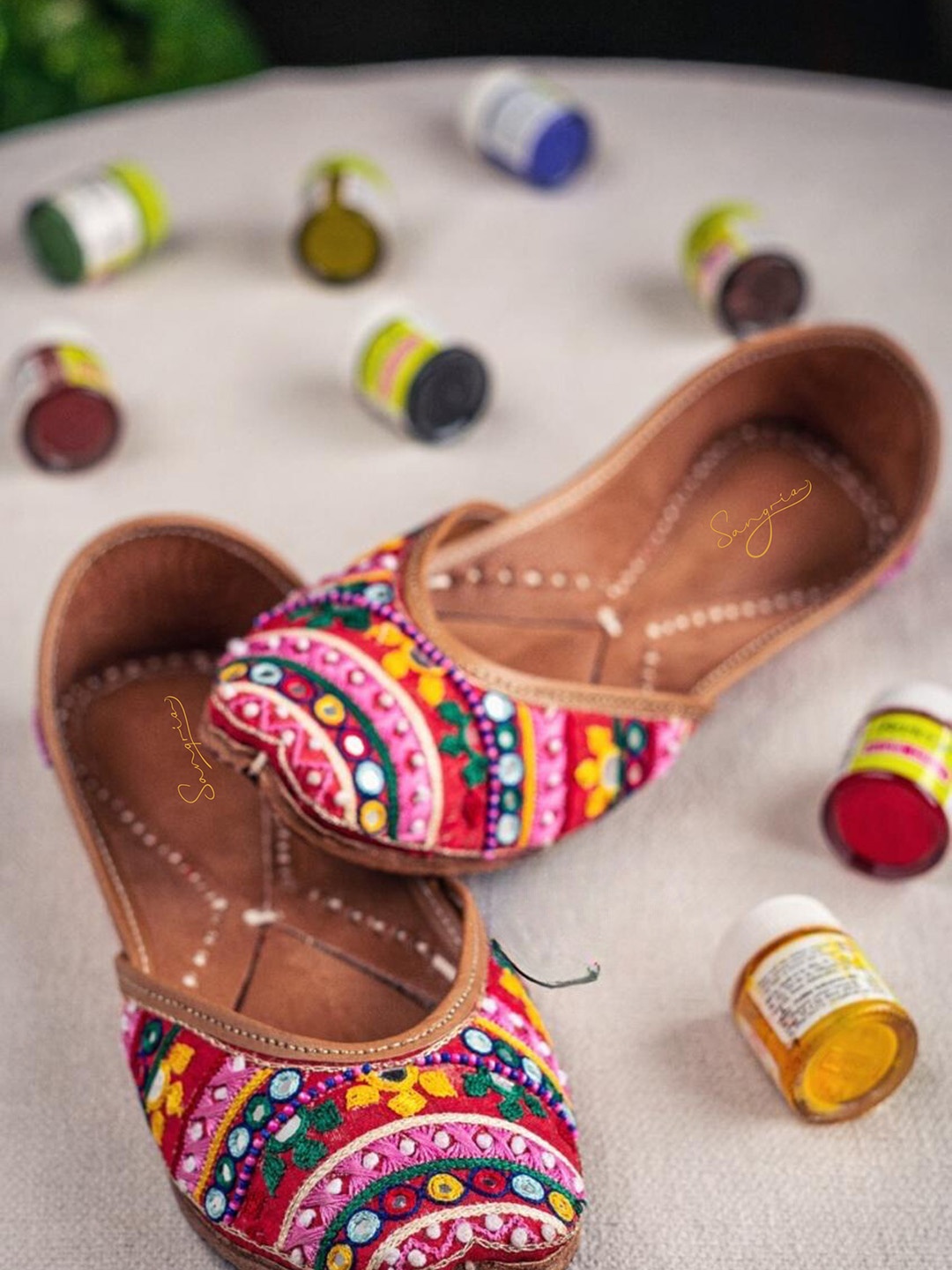 

Sangria Embroidered Leather Mojaris, Red