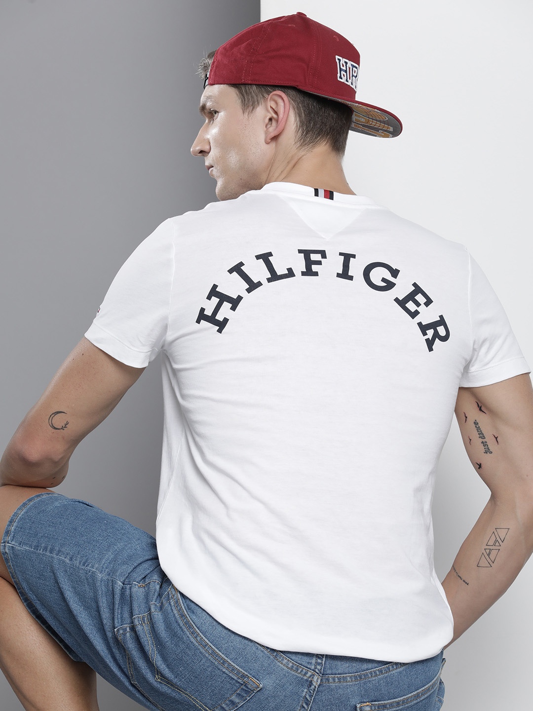

Tommy Hilfiger Brand Logo Printed Pure Cotton Slim Fit T-shirt, White